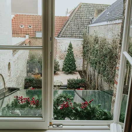 The Burgundy - Boutique Bed & Breakfast *