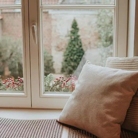 The Burgundy - Boutique Bed & Breakfast *