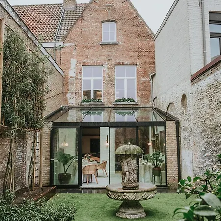 Oda ve Kahvaltı The Burgundy - Boutique *