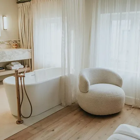 The Burgundy - Boutique Brugge