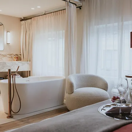 Oda ve Kahvaltı The Burgundy - Boutique *