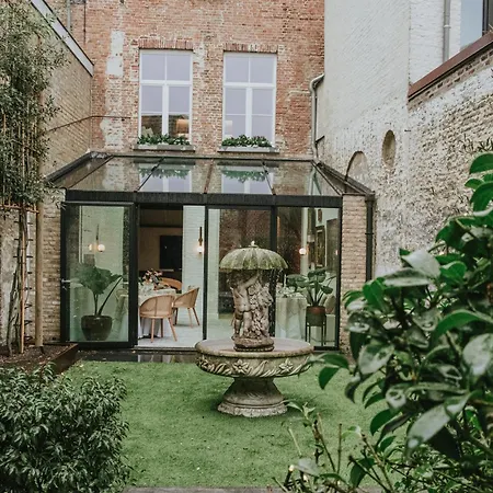 The Burgundy - Boutique
