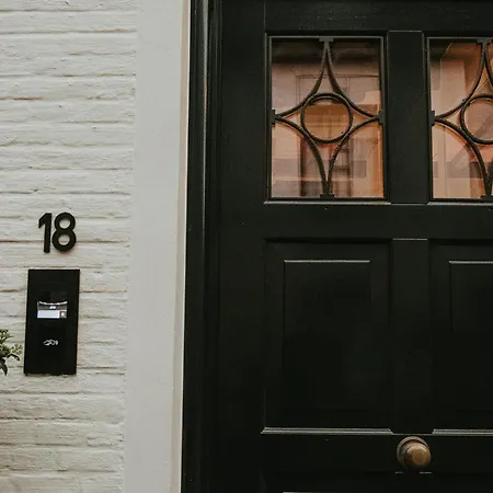 The Burgundy - Boutique Brugge